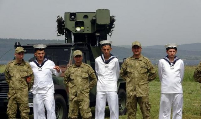 Çanakkale'de engellilerin 1 günlük askerlik heyecanı; TCG Anadolu'yu selamladılar