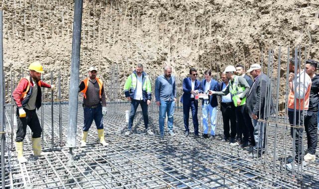 Çatak'ta yapılacak 90 konutun temeli atıldı