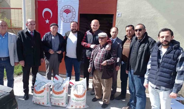 Çavdarhisar'da 356 çiftçiye 24 ton nohut tohumu desteği
