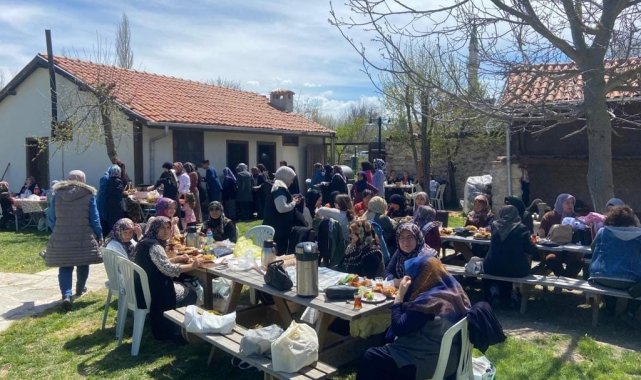 Çavdarhisarlı kadınlardan "Bahara merhaba" etkinliği
