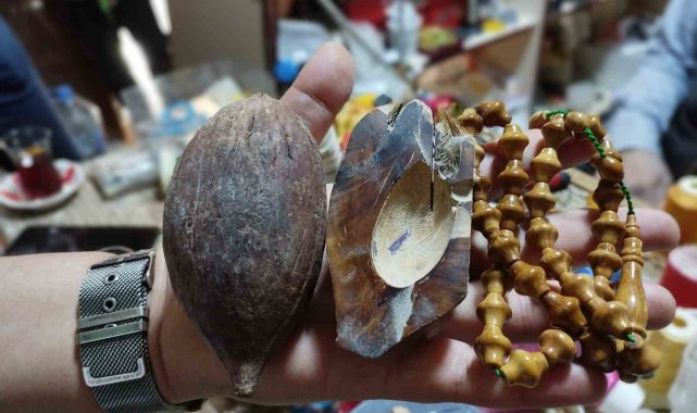 Çeyrek asırlık usta tespih çeşitleri ve faydalarını anlattı