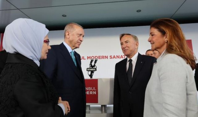 Cumhurbaşkanı Erdoğan: Farklı düşünen sanatçılarımızı tehdit ettiler