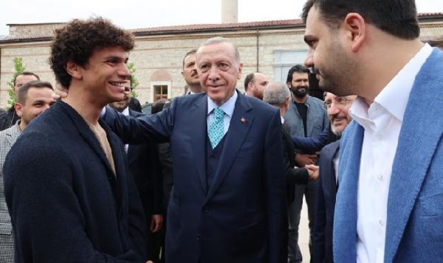 Cumhurbaşkanı Erdoğan, Rami Kütüphanesi'nde gençlerle buluştu