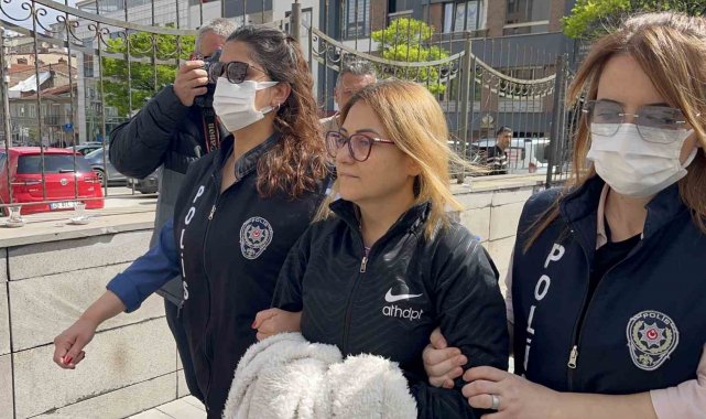 Cumhurbaşkanı'na hakaret eden kadına 'Konutu terk etmemek' şartıyla adli kontrol kararı verildi
