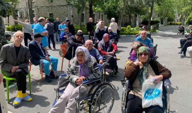 Darülaceze sakinleri oylarını kullandı