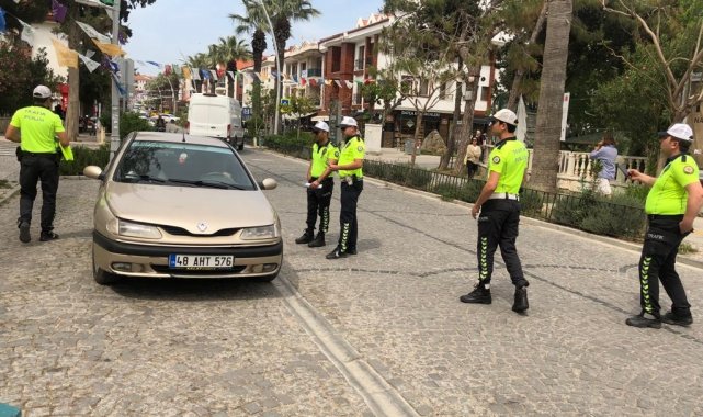 Datça'da sürücüler trafik kuralları hakkında bilgilendirildi