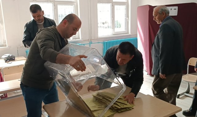Denizli'de oy sayım işlemleri sürüyor
