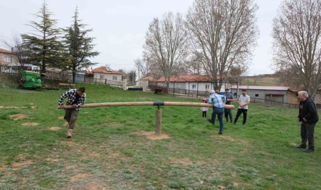 Denizli'yi tanıtmak için her hafta farklı bir rotaya yürüyorlar