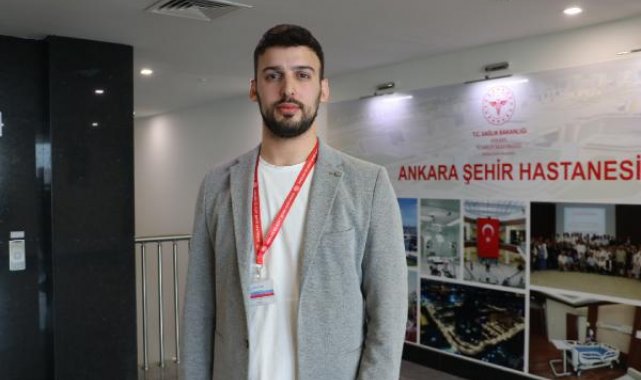 Deprem bölgesinde ilk pansumanı babasına yapmış