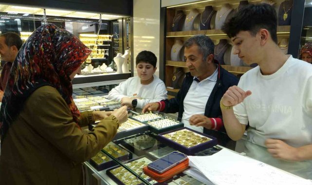 Depremin vurduğu Malatya'da tarihi Kapalı Çarşı'ya ilgi arttı