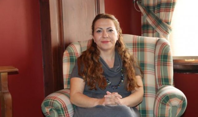 Depremzede yazar 'Bağ' ile ödül aldı