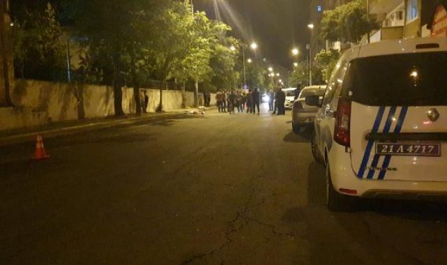 Diyarbakır'da husumetli iki aile arasında silahlı kavga: 1 yaralı