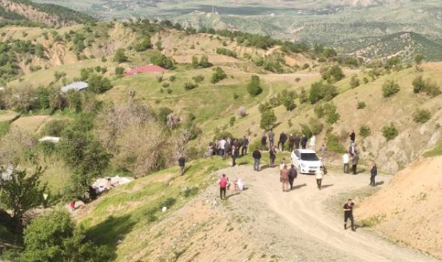 Diyarbakır'da minibüs şarampole devrildi: 2 ölü, 13 yaralı