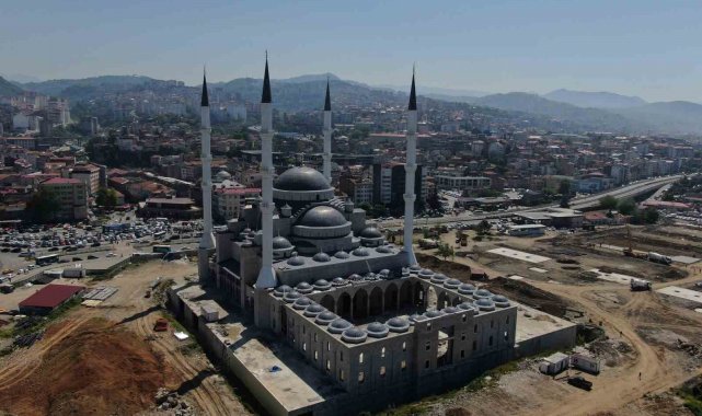 Doğu Karadeniz'in en büyük cami ve külliyesinin 2024 yılı Ramazan ayında açılması planlanıyor