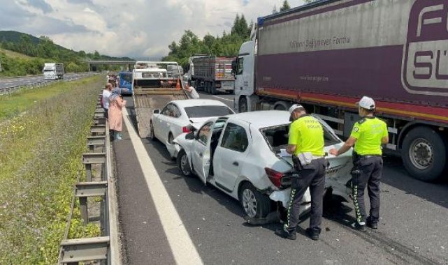 Düzce'de otoyolda zincirleme kaza: 3 yaralı
