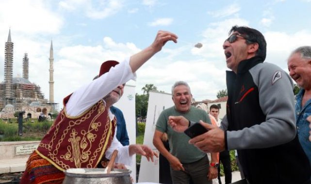 Edirne'de, 'Türk Mutfağı Haftası' saray lezzeti 'deva-i misk helvası' ikramıyla başladı