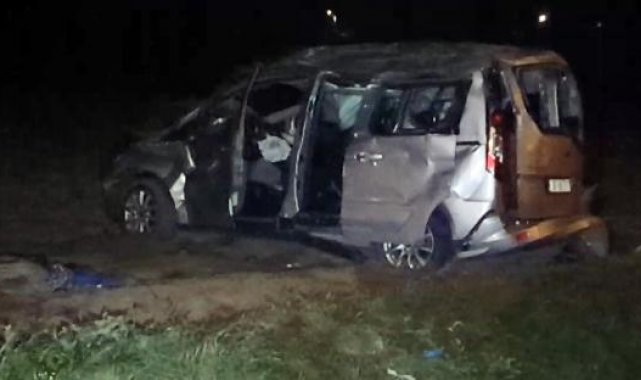 Edirne'de göçmenleri taşıyan araç takla attı: 1 ölü, 10 yaralı