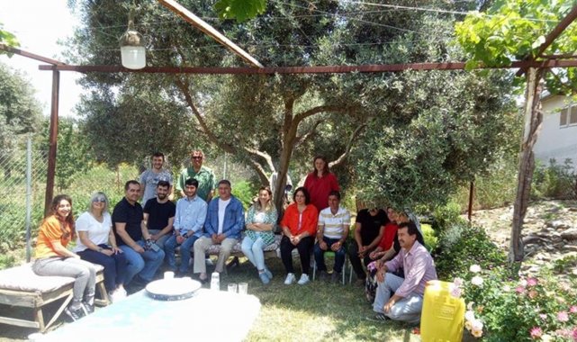 Efeler'de 4 bin 300 kuşkonmaz fidesi dağıtıldı