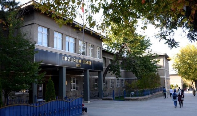 Eğitimde kadınlarımızın karnesi zayıf