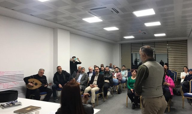 Elazığ'da gönüllü halk korosu eğitimleri sürüyor
