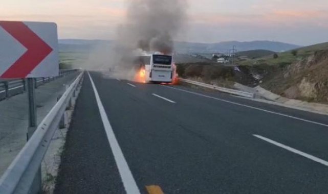 Elazığ'da yolcu otobüsü alev alev yandı