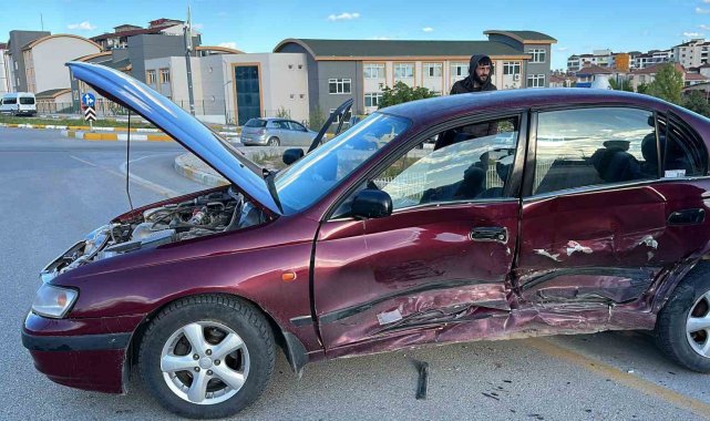 Elazığ'da zincirleme trafik kazası: 3 yaralı