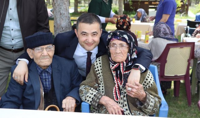 Emirdağ'da 'Fidanlar Çınarlarla Buluşuyor' projesi devam ediyor