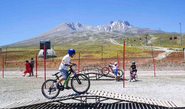 Erciyes'te bisiklet ve aktivite parkı sezonu açıldı