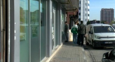 Esenler'de 860 bin liranın gasp edildiği anlar güvenlik kameralarına yansıdı