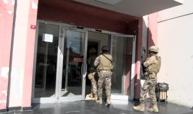 Esenyurt'ta 14. kattan havaya ateş eden kişi operasyonla gözaltına alındı