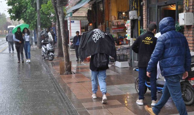Eskişehir'de sağanak yağmur etkili oldu