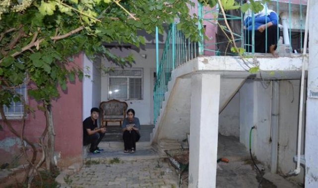 Ev almak için biriktirdikleri 1 milyon lira değerindeki altınları çalındı; şüpheliler kamerada