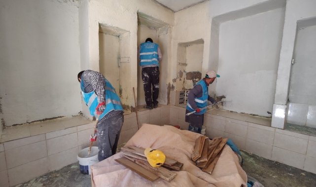 Eyyübiye'de selden etkilenen tüm evler boyanıyor