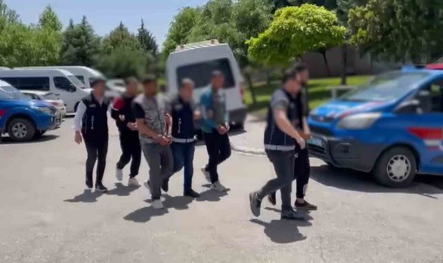 Gaziantep'te göçmen kaçakçılığı yapan 6 kişiye gözaltı