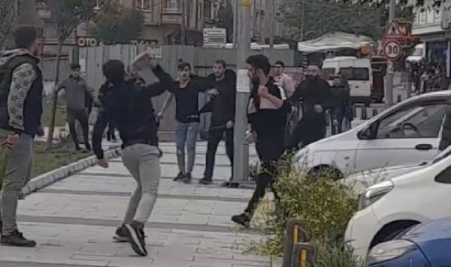 Gaziosmanpaşa'da taşlı, sopalı kavga: mahalle savaş alanına döndü