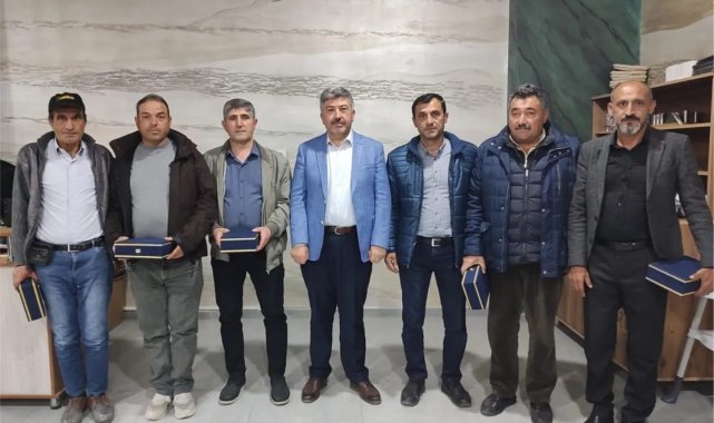 Gediz'de emekliye ayrılan belediye personeline veda yemeği