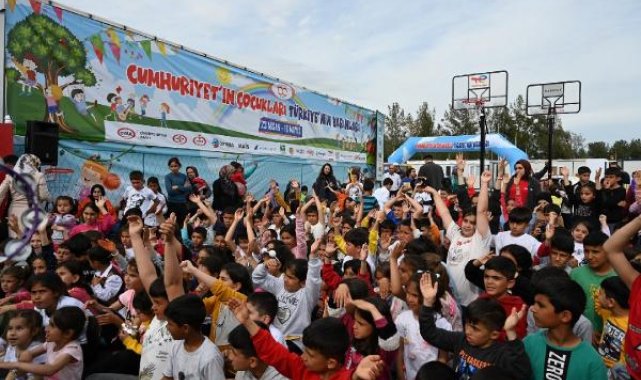 Gelenekselleşen çocuk tiyatro şenliği 3 bin 500'ü aşkın çocukla buluştu