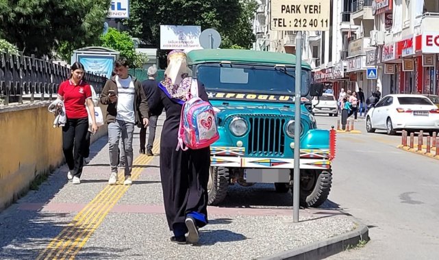 Gelişigüzel araç parkları, yayaları zor duruma sokuyor