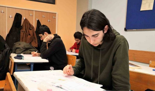 Gençler YKS provasında