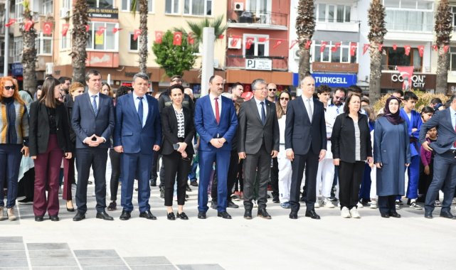 Gençlik Haftası kutlamaları çelenk töreni ile başladı