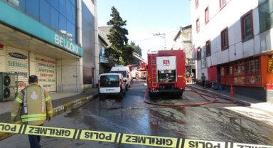 Geniş haber Sultanbeyli'de 4 katlı apartmanın çatısı alev alev yandı