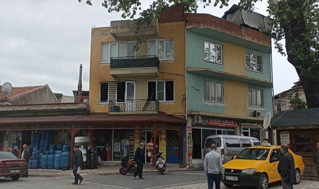 GÜNCELLEME - Balıkesir'de evlerinde çıkan yangında ölen baba ile kızının cenazeleri defnedildi