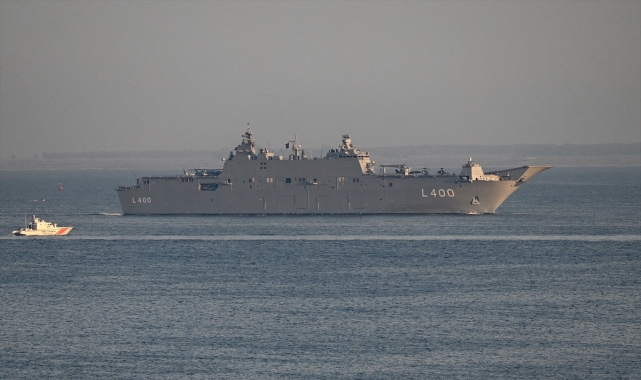 GÜNCELLEME - TCG Anadolu, İzmir Alsancak Limanı'na geldi