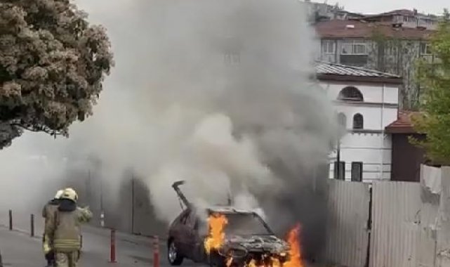Güngören'de otomobil alev alev yandı