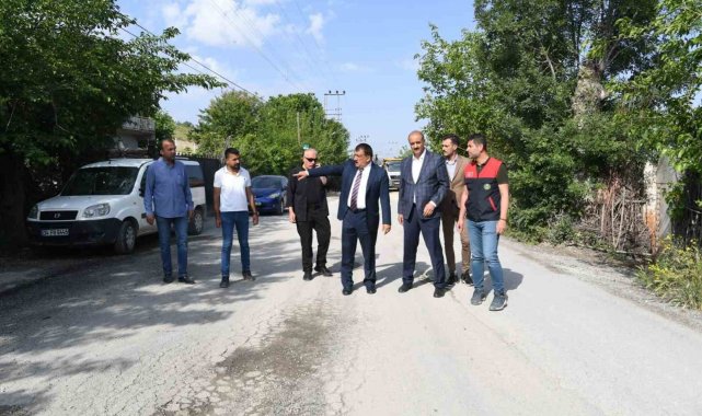 Gürkan, Orduzu Kaldırım Mahallesinde yol çalışmalarını inceledi