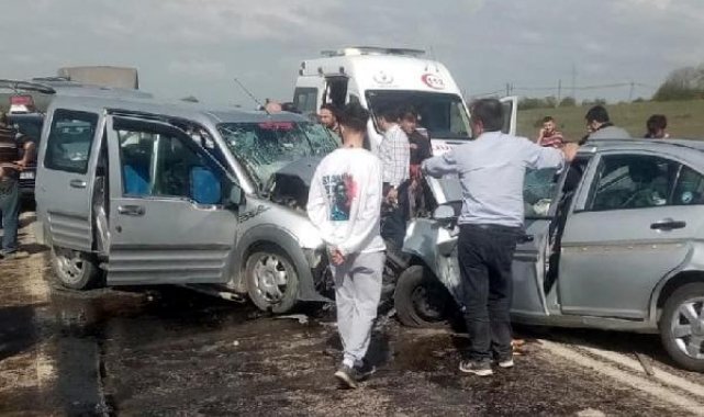 Hafif ticari araçla çarpışan otomobildeki karı- koca öldü, 3 yaralı