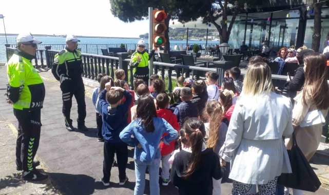 Hem eğlendiler hem trafik kurallarını öğrendiler
