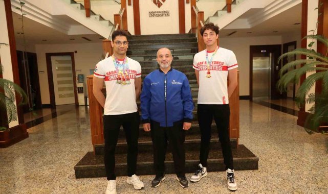 HKÜ'lü milli sporculardan yüzmede çifte başarı