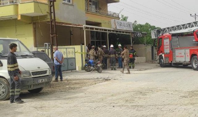 İkinci kattan savurduğu demir profil elektrik tellerine temas edince akıma kapılarak öldü
