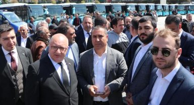 İmamoğlu'nun miting yapacağı alanda araç tanıtımına CHP'lilerden tepki